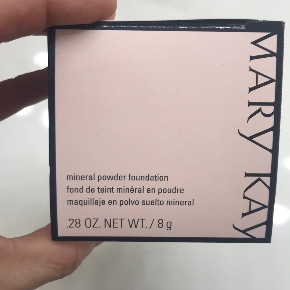 Mary Kay Mineral Powder Foundation Ivory 2